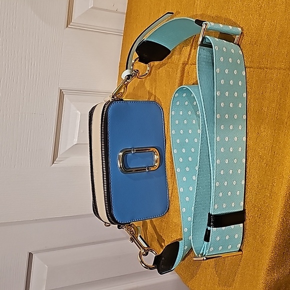 Marc Jacobs Aquaria Snapshot Crossbody - Like New - Picture 12 of 16